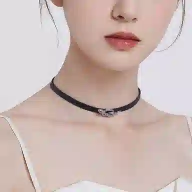 Lady go choker