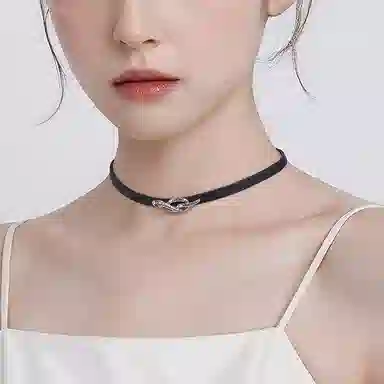 Lady go choker