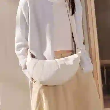 森马 韩系休闲简约时尚百搭潮流 织物 单肩斜挎包 中号 女款 奶白/黑色