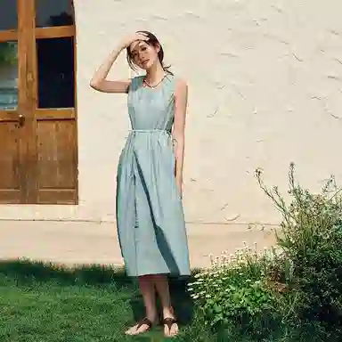 森马 纯色通勤百搭无袖连衣裙 女款