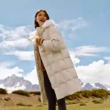 森马 纯色长款毛领连帽宽松羽绒服 女款