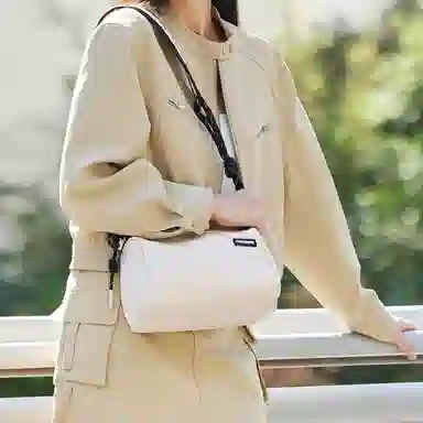 森马包包斜挎包女永久联名 日常简约单肩包潮涤纶拼织物包 女款 多色 小号