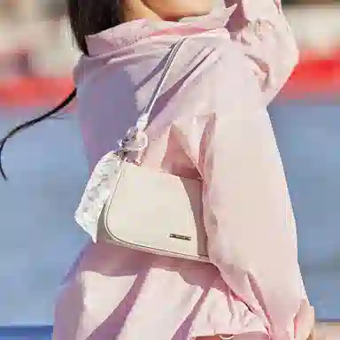 森马 温柔时尚质感单肩包 织物拼尼龙 精致休闲通勤斜挎包 女款