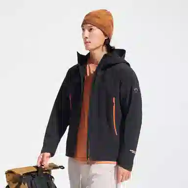 探路者  秋冬户外登山  软壳衣  男款