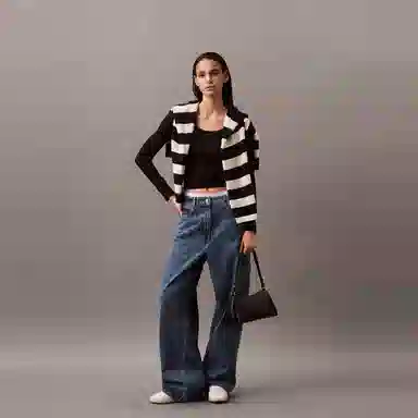 CALVIN KLEIN U T YAA-