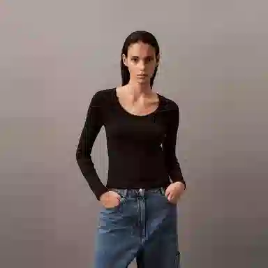 CALVIN KLEIN U T YAA-