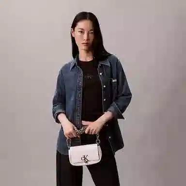 Calvin Klein Moonlight White