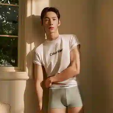 CALVIN KLEIN T