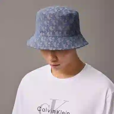 CALVIN KLEIN