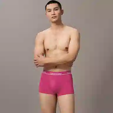 CALVIN KLEIN