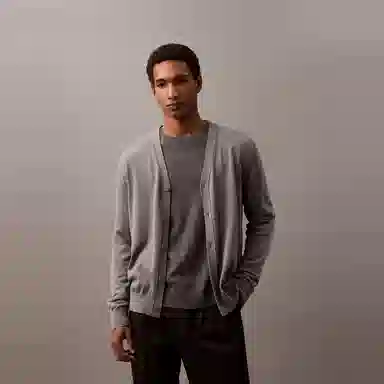 CALVIN KLEIN V