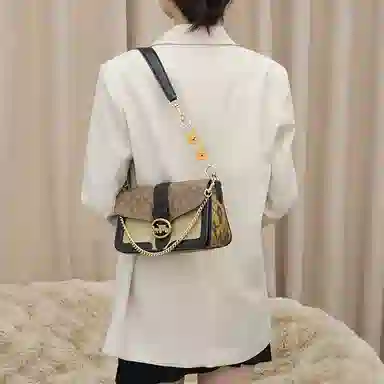 GUYI COACH Georgie 27