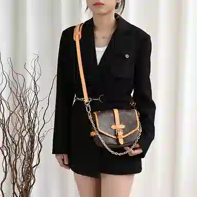 GUYI LV Saumur bb
