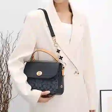 GUYI COACHmmarlie 24