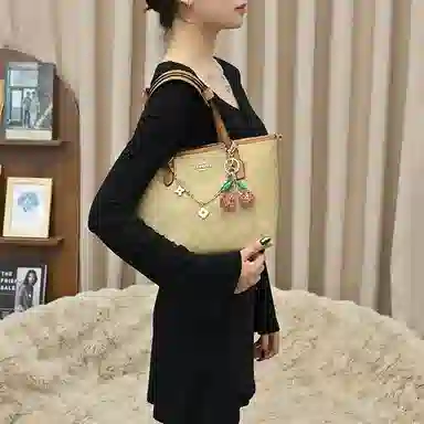 GUYI COACH City23