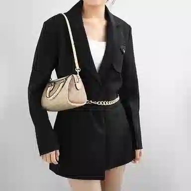 GUYI COACHLacey 18diy