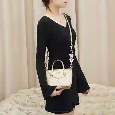 GUYI COACH city15