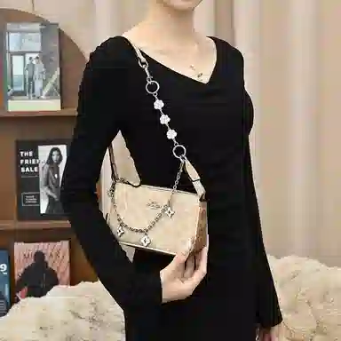 GUYI CoachNolita19