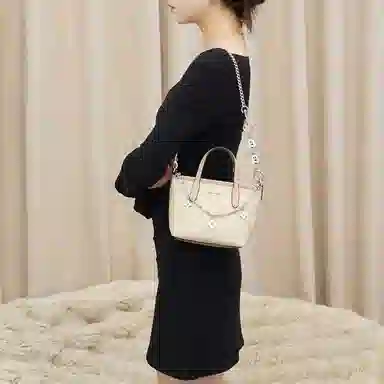 GUYI COACH city15