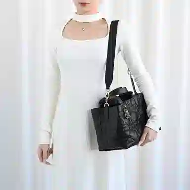 GUYI DIOR Toujours