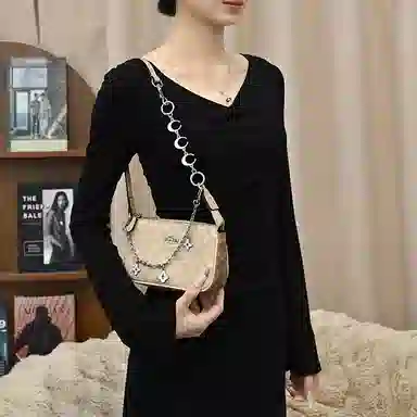 GUYI CoachNolita19