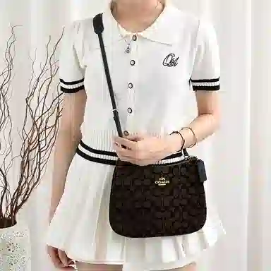 GUYI COACHPenelope 27