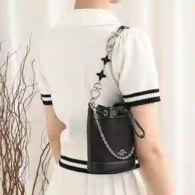GUYI COACH