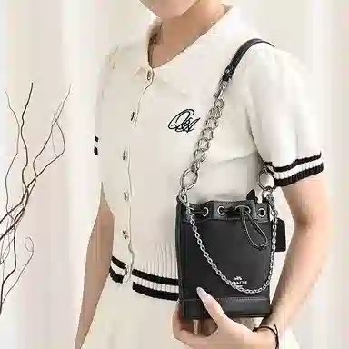 GUYI COACH