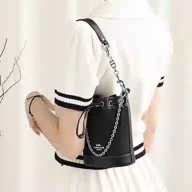 GUYI COACH