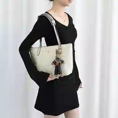 GUYI COACH ZipTop Tote24