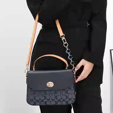 GUYI COACHmmarlie 24