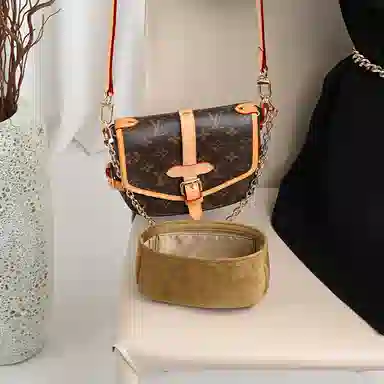 GUYI LV Saumur bb