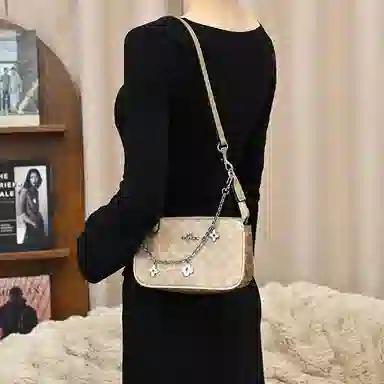 GUYI CoachNolita19