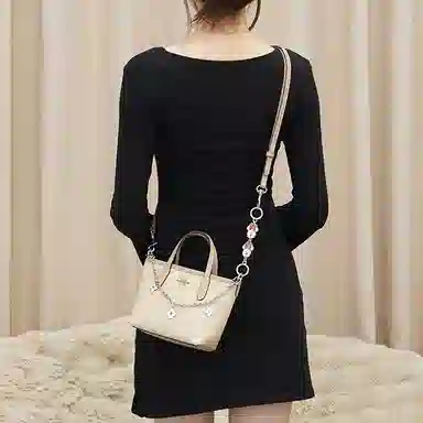 GUYI COACH city15