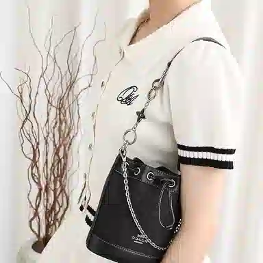 GUYI COACH