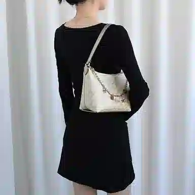 GUYI COACH Signature Zip Top 20