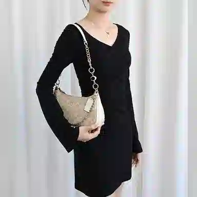 GUYI COACH Teri24