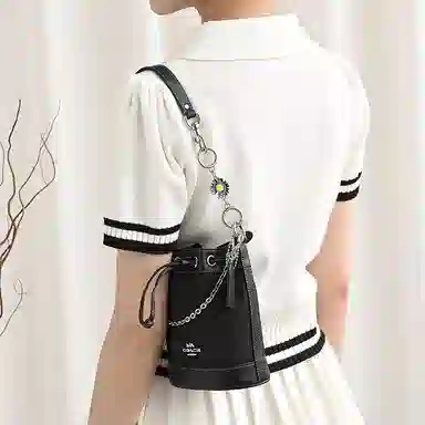 GUYI COACH