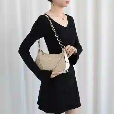 GUYI COACH Teri24