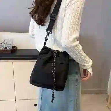 醇龙 百搭抽绳百搭学生简约水桶包潮流 尼龙 斜挎单肩包 男女同款情侣款 多色