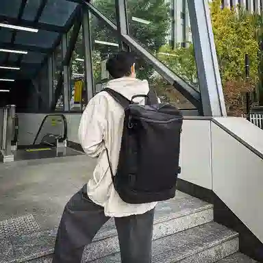 醇龙 时尚潮流百搭纯色高级简约 尼龙 双肩包 常规 男女同款情侣款 黑色