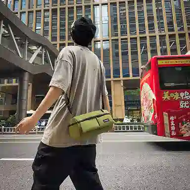 醇龙 纯色高级潮流百搭 尼龙 单肩包 常规 男女同款情侣款 多色