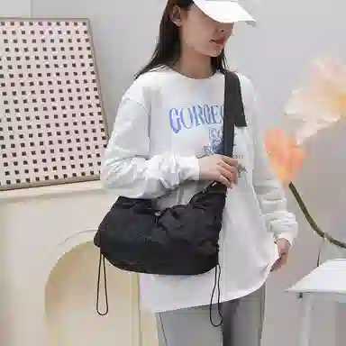 醇龙 时尚百搭外出通勤休闲高颜值斜挎包 尼龙 单肩包 女款 多色