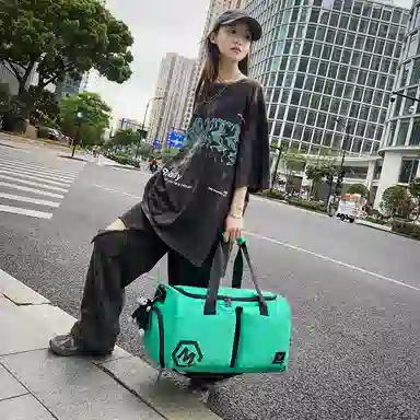 醇龙 多口袋 大容量 干湿分离 尼龙布 单肩斜挎旅行包 常规 男女同款情侣款 黑/卡其/粉/黄/红/青绿/蓝/军绿