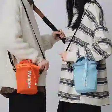 醇龙 小众时尚水杯高级感百搭 尼龙 水桶包单肩包 常规 男女同款情侣款 多色