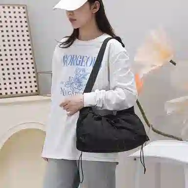 醇龙 时尚百搭外出通勤休闲高颜值斜挎包 尼龙 单肩包 女款 多色