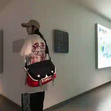 醇龙 工装斜挎包机能风骑行潮流 牛津布 单肩包 常规 男女同款情侣款 黑拼红/黑拼灰