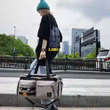 醇龙 大容量干湿分离时尚休闲 尼龙布 单肩包 男女同款情侣款 黑/青绿/黄/蓝/军绿/粉/卡其