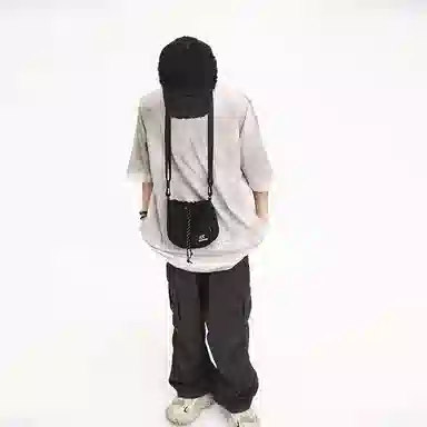 醇龙 斜挎包机能撞色抽绳束口袋水桶包时尚百搭露营山系便携背包包 尼龙 单肩包 男女同款情侣款 多色