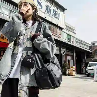 醇龙 骑行日系新款潮牌工装大容量百搭尼龙单肩斜挎包 男女通用黑色